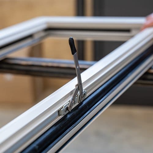 Servicios de carpintería de aluminio de Aluminios Ucha en Redondela